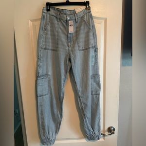 AE Denim Jogger new with tags!